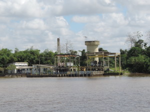 Unidade de captação de água do rio Guamá, Cosanpa.